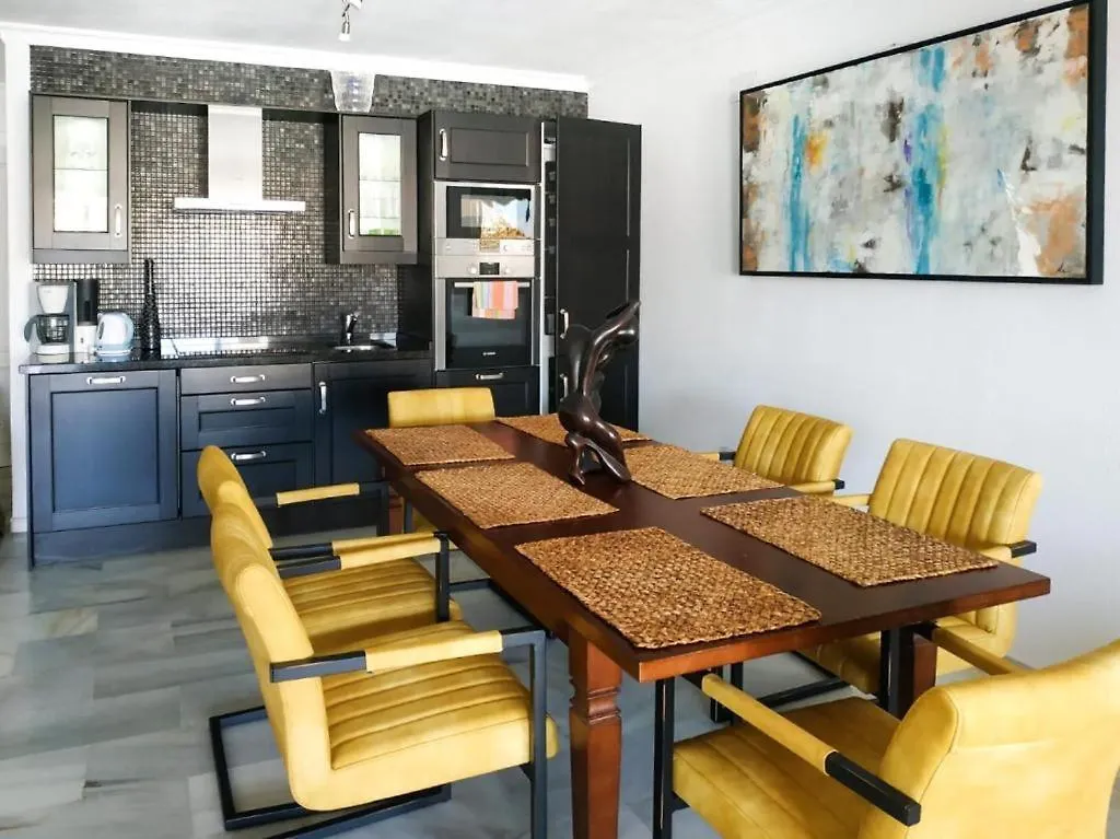 Homelystay - Marbella, Puerto Banus Spain